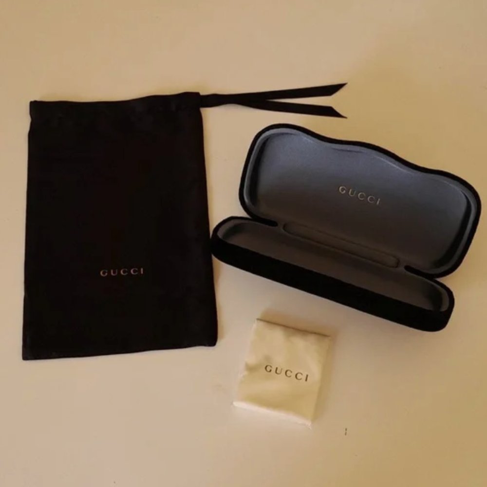 Gucci Black Sunglasses Case with Black Pouch and Cream Cloth